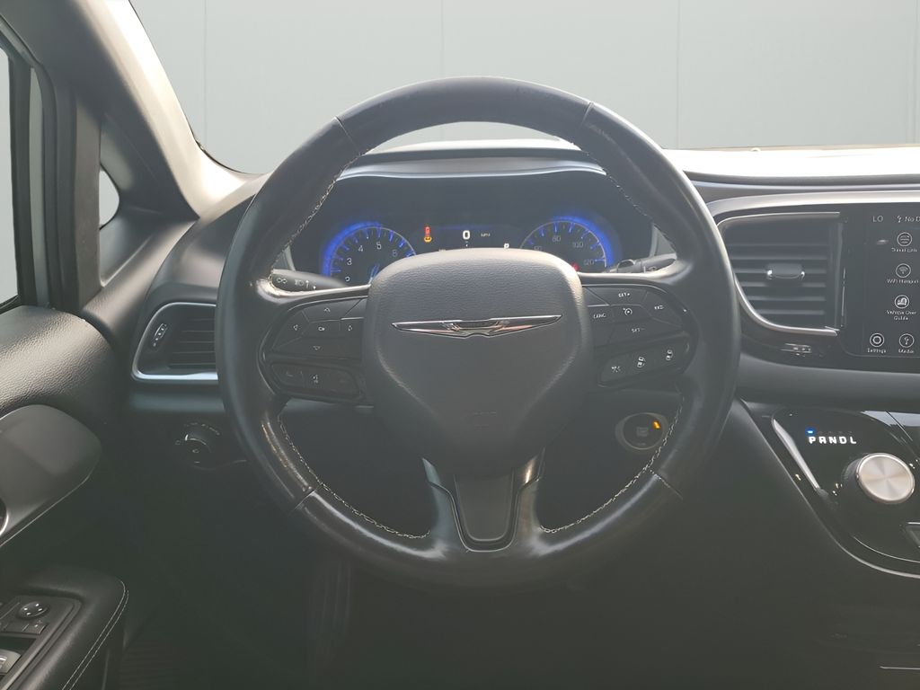 Used Car 2019 Chrysler Pacifica  Touring L Plus For Sale Under $20,000 In Austin, Texas