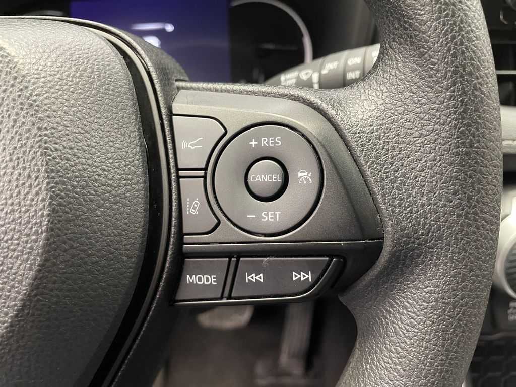 2024 Toyota RAV4 XLE 23