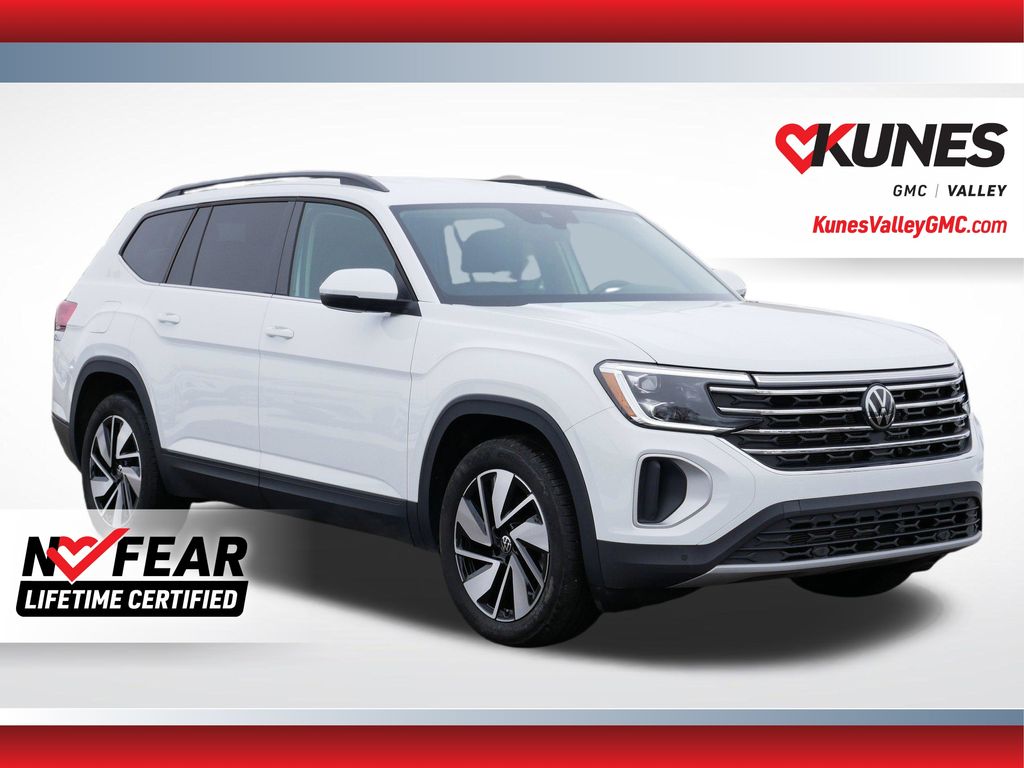 Pure White 2025 Volkswagen Atlas SE 4Motion with Technology SUV / Crossover All-Wheel Drive 8-Speed Automatic