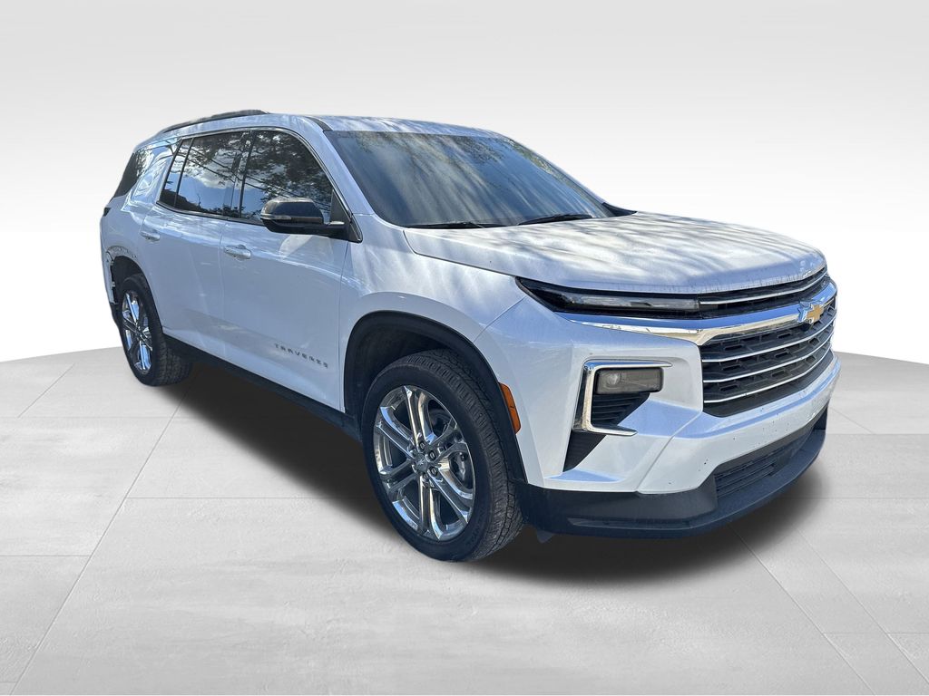 used 2025 Chevrolet Traverse car, priced at $37,791
