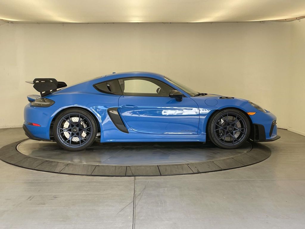 2025 Porsche 718 Cayman GT4 RS - 7