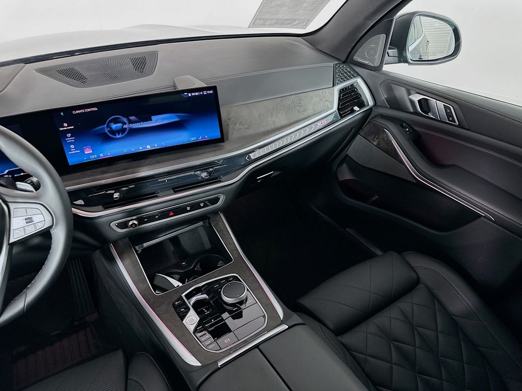Thumbnail: 2025 BMW X5 - 23