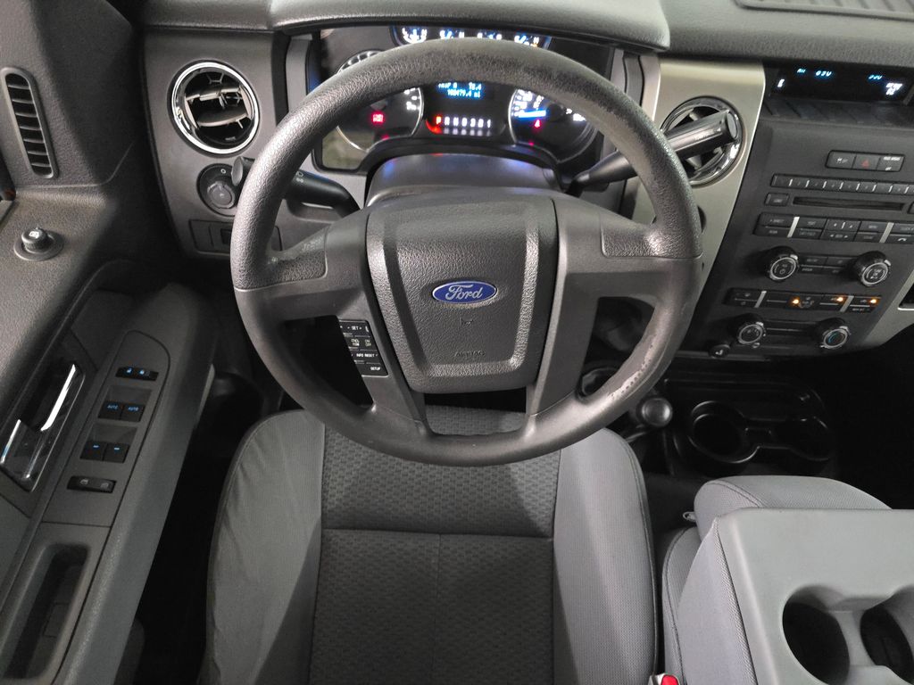 2011 Ford F-150 XLT photo 14