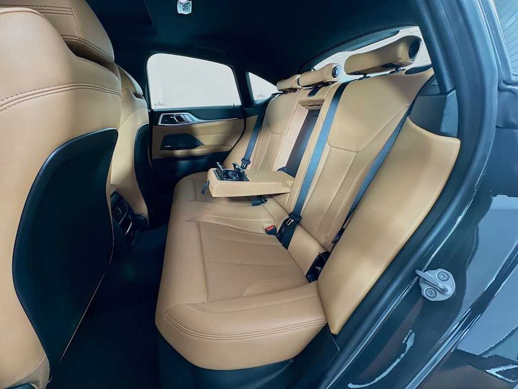 Thumbnail: 2025 BMW 4 Series - 25