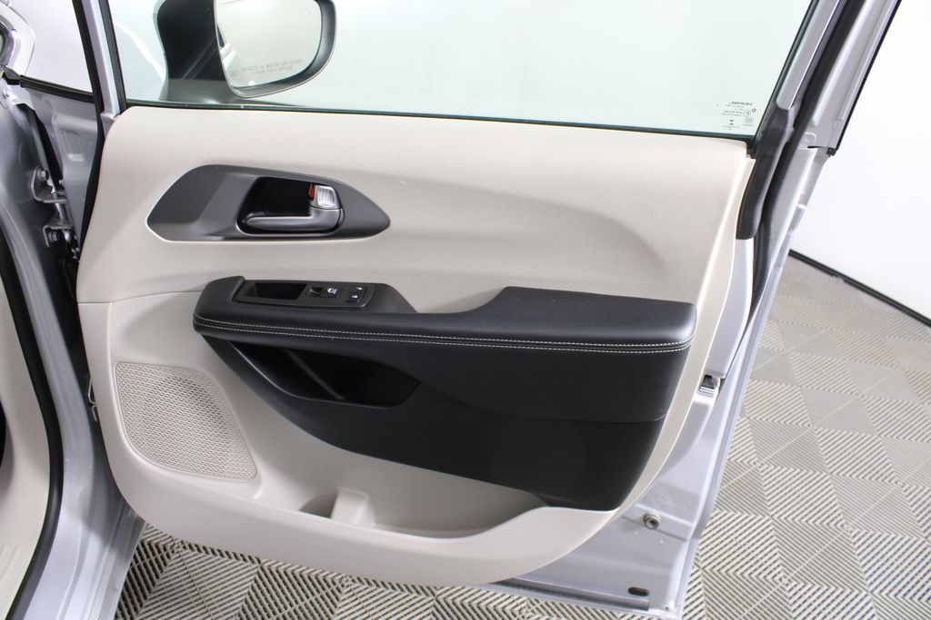 Used 2023 Chrysler Pacifica for sale in 
