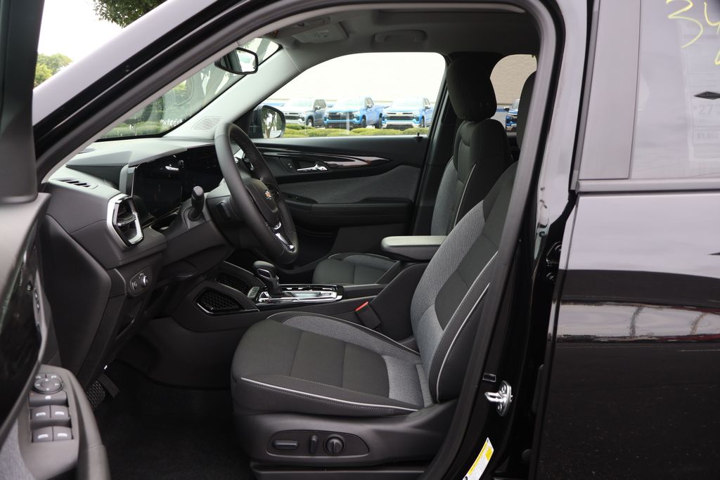 Thumbnail: 2026 Chevrolet TrailBlazer - 14
