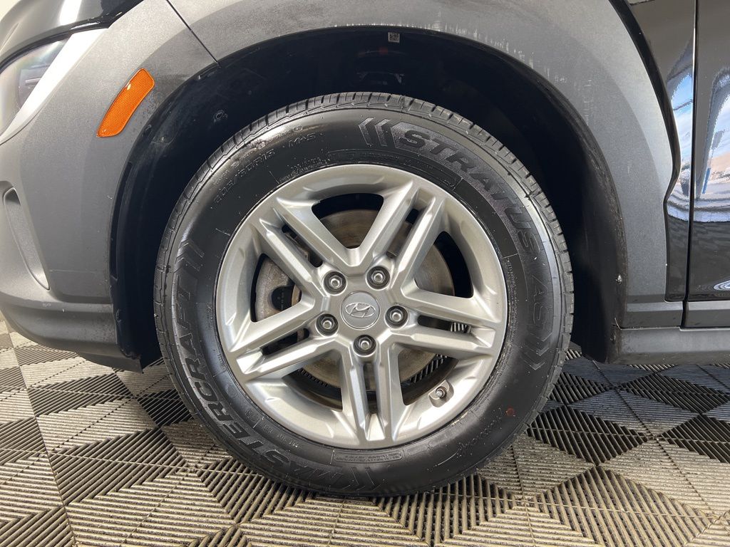 Certified Used 2023 Black Hyundai SE image 11