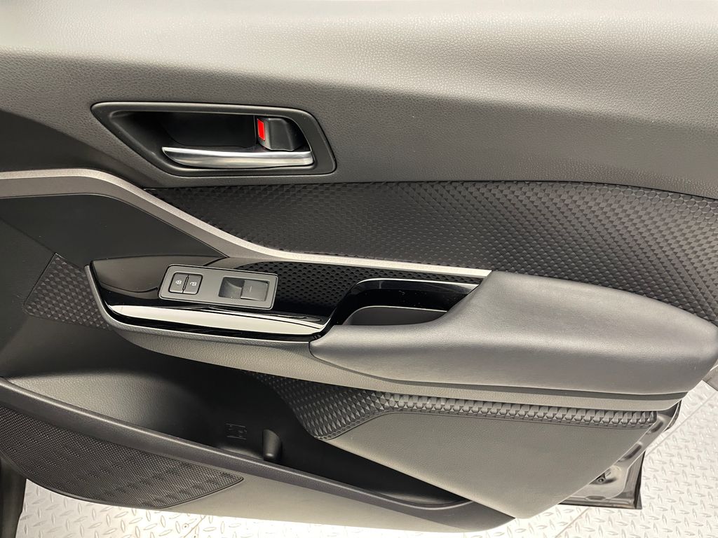 Thumbnail: 2022 Toyota C-HR - 14
