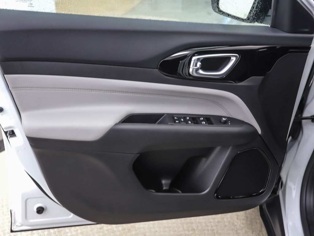 Thumbnail: 2024 Jeep Compass - 9