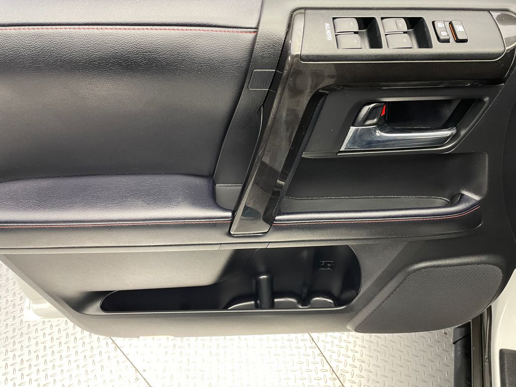 2023 Toyota 4Runner TRD Off Road 9