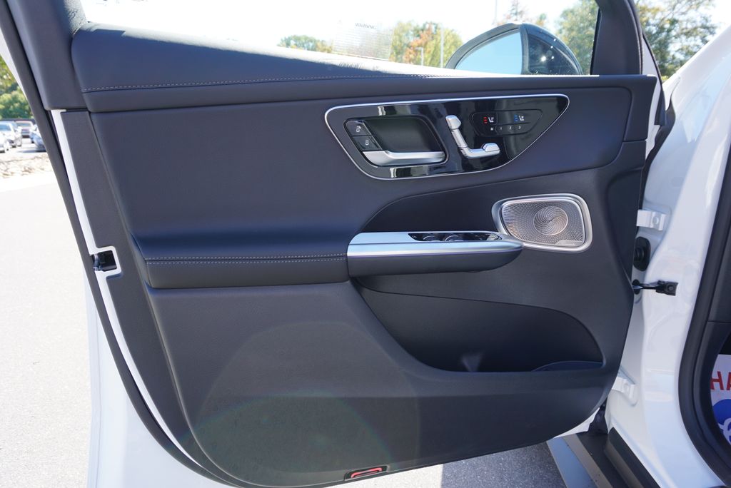 Thumbnail: 2026 Mercedes-Benz GLC - 21