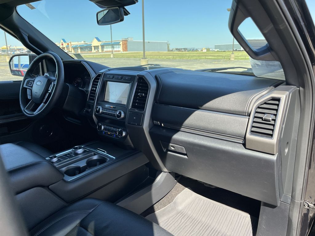 2020 Ford Expedition XLT 29