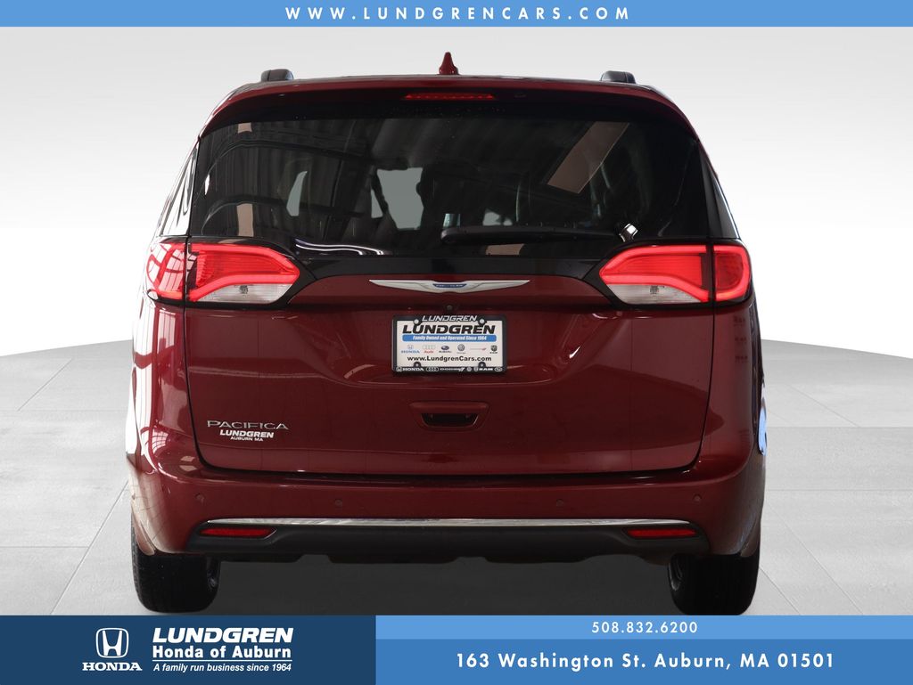 2017 Chrysler Pacifica Touring L 25