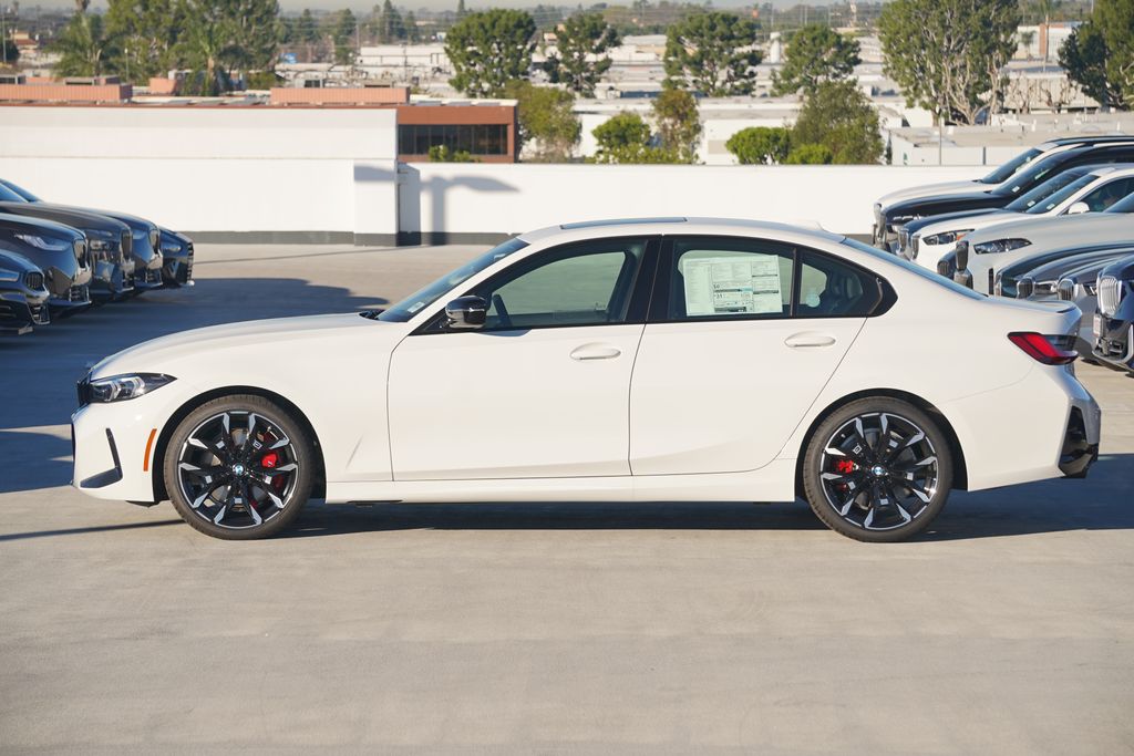 Thumbnail: 2026 BMW 3 Series - 4