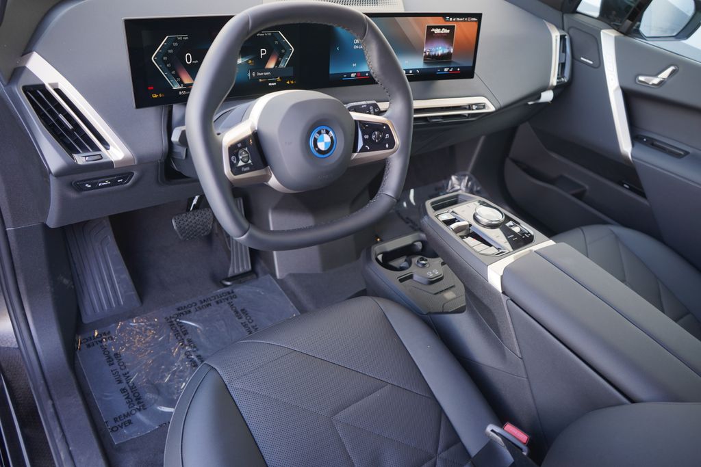 2025 BMW iX xDrive50 12