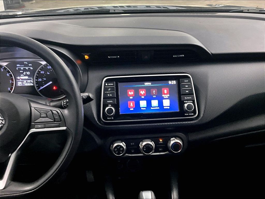 2022 Nissan Kicks — photo 18