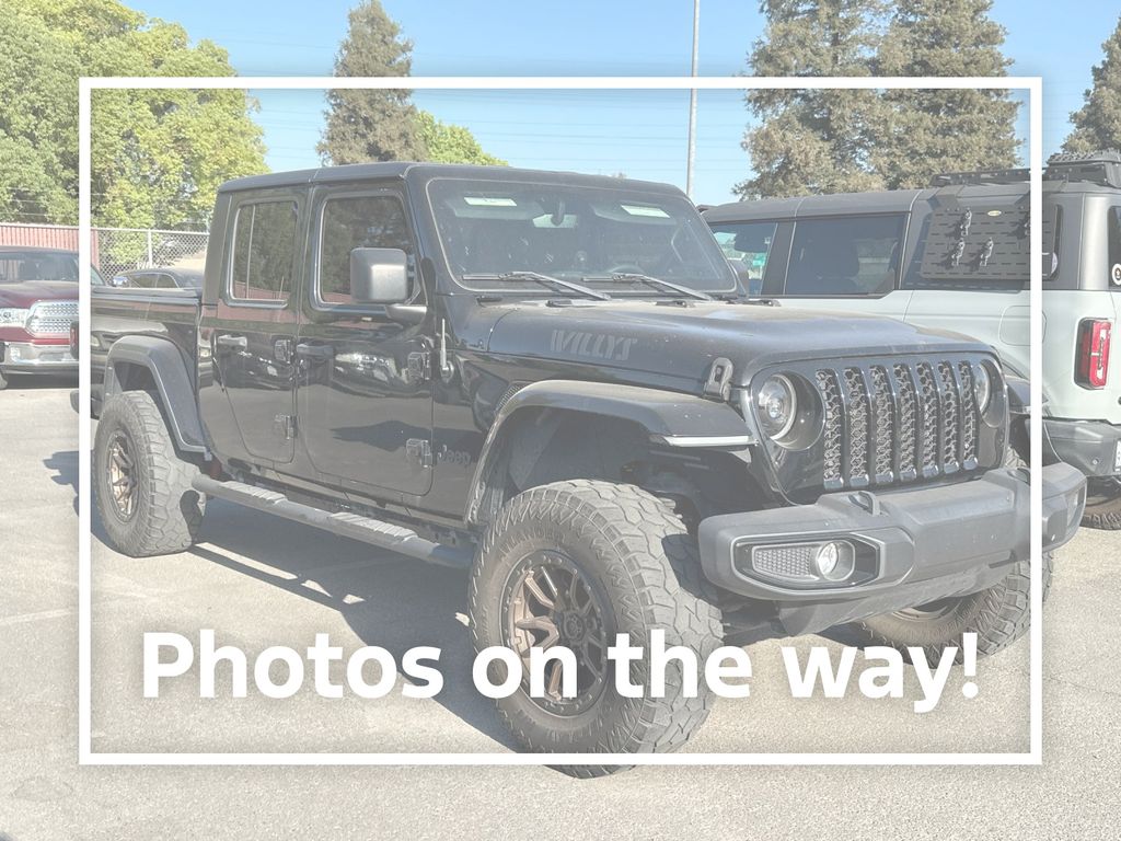  2023 Jeep Gladiator Willys Crew Cab 4WD   