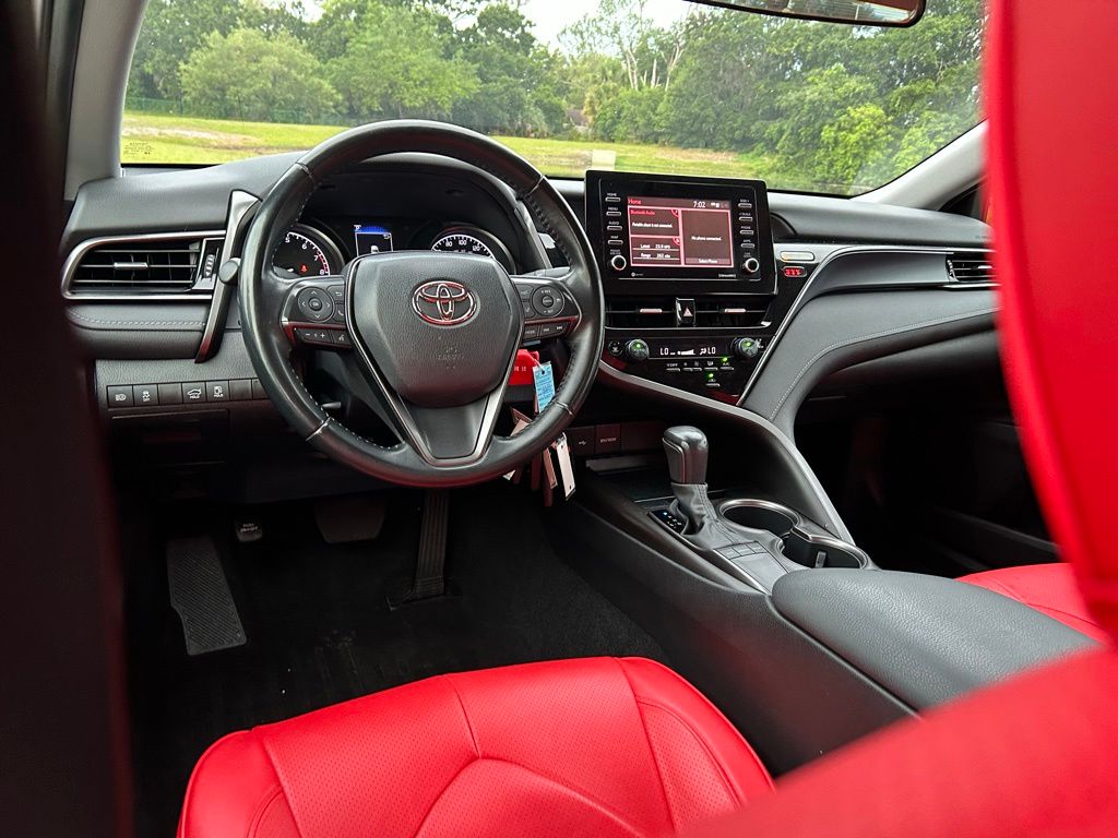 Thumbnail: 2022 Toyota Camry - 13