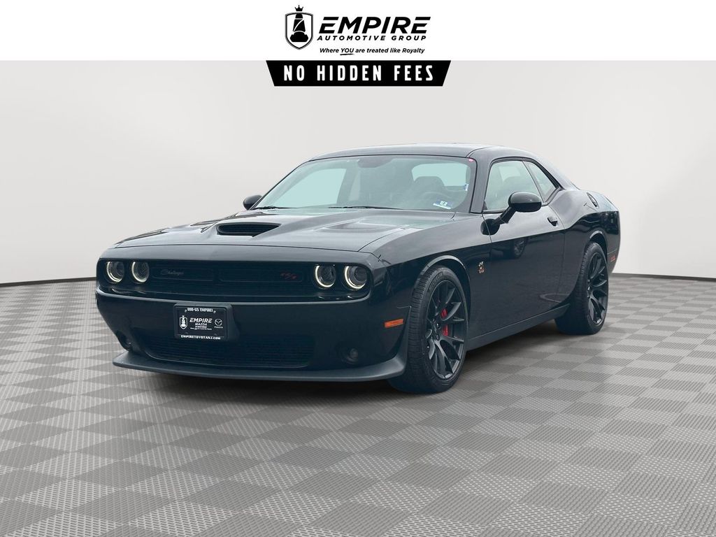 Pitch Black Clearcoat 2019 Dodge Challenger R/T Scat Pack RWD Coupe Rear-Wheel Drive Manual