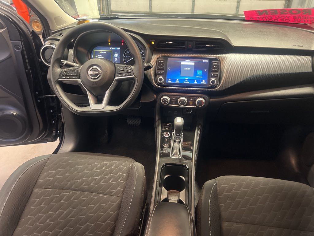 2023 Nissan Kicks SV photo