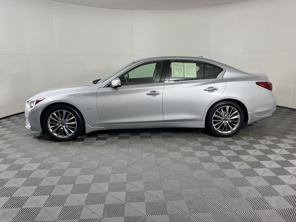 2018 INFINITI Q50 Luxe 2