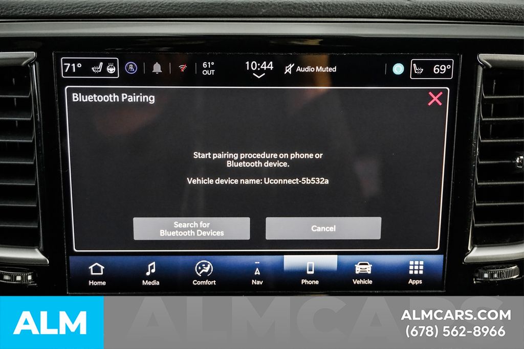 Used 2024 White Chrysler Select image 37