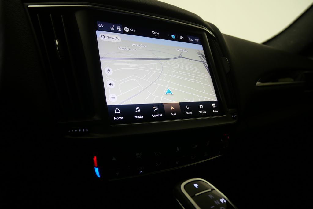 2021 Maserati Levante Base 23