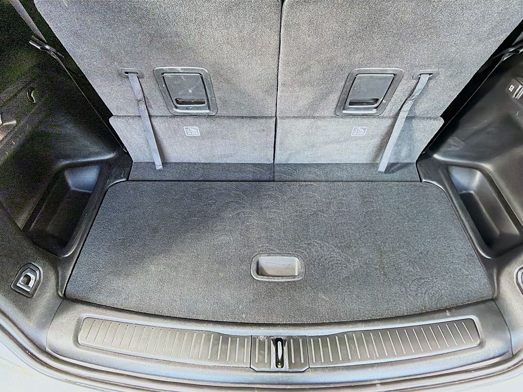 Used 2021 White Jeep Altitude image 19