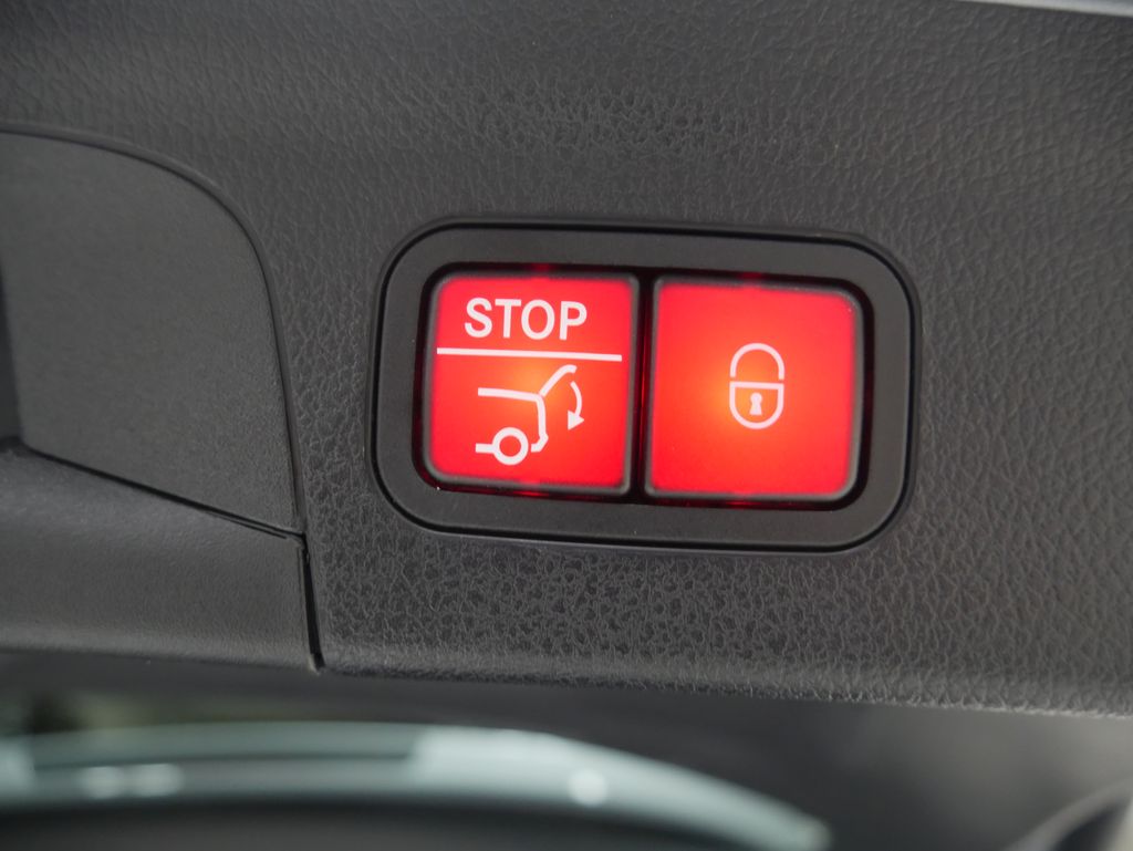 Thumbnail: 2023 Mercedes-Benz GLE - 25