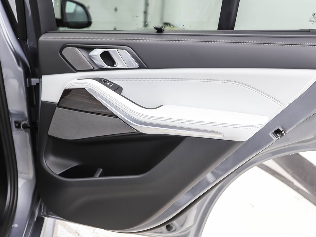 Thumbnail: 2026 BMW X5 - 27