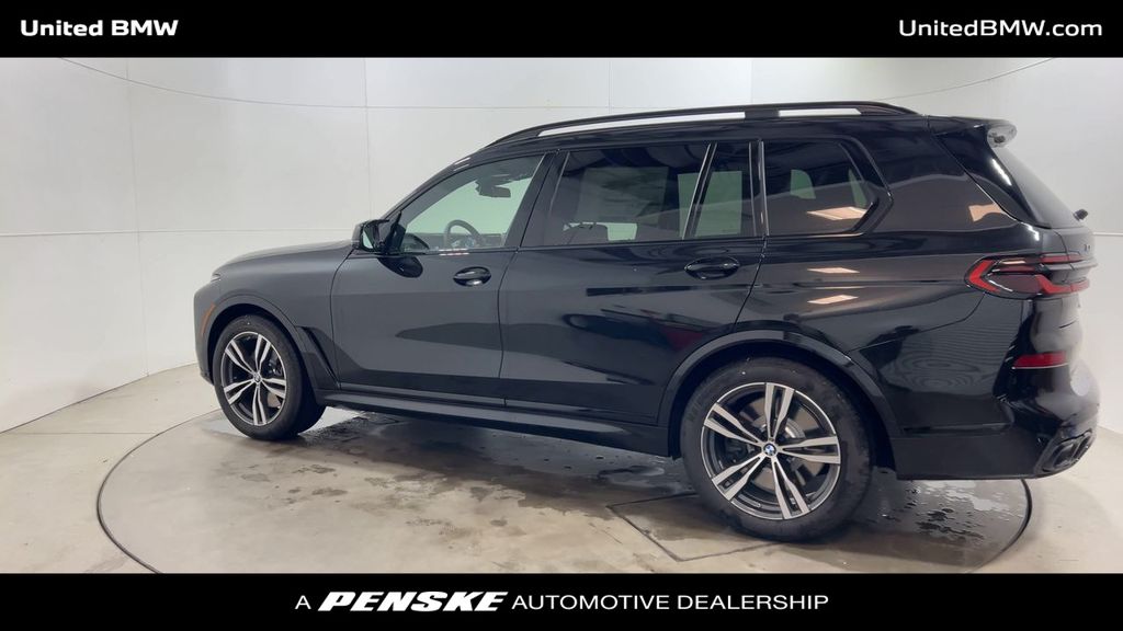 2026 BMW X7 M60i 6