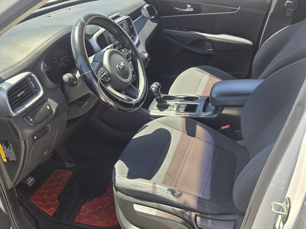 2017 Kia Sorento - $9,039