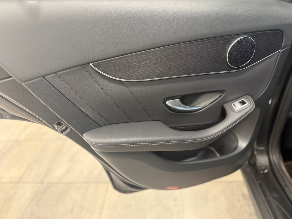 Thumbnail: 2022 Mercedes-Benz GLC - 16