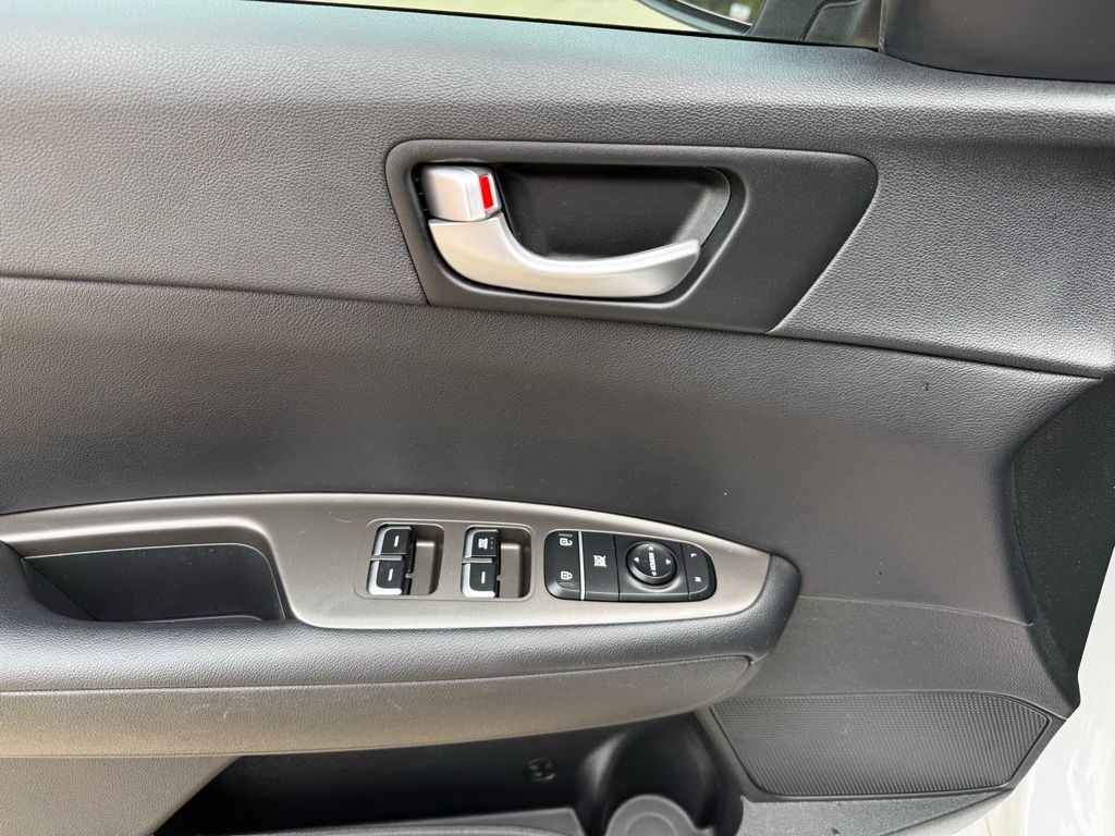 Thumbnail: 2020 Kia Optima - 10