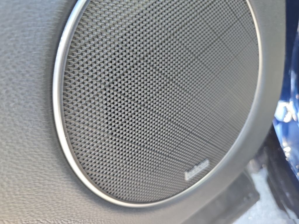 2025 Genesis GV70  17