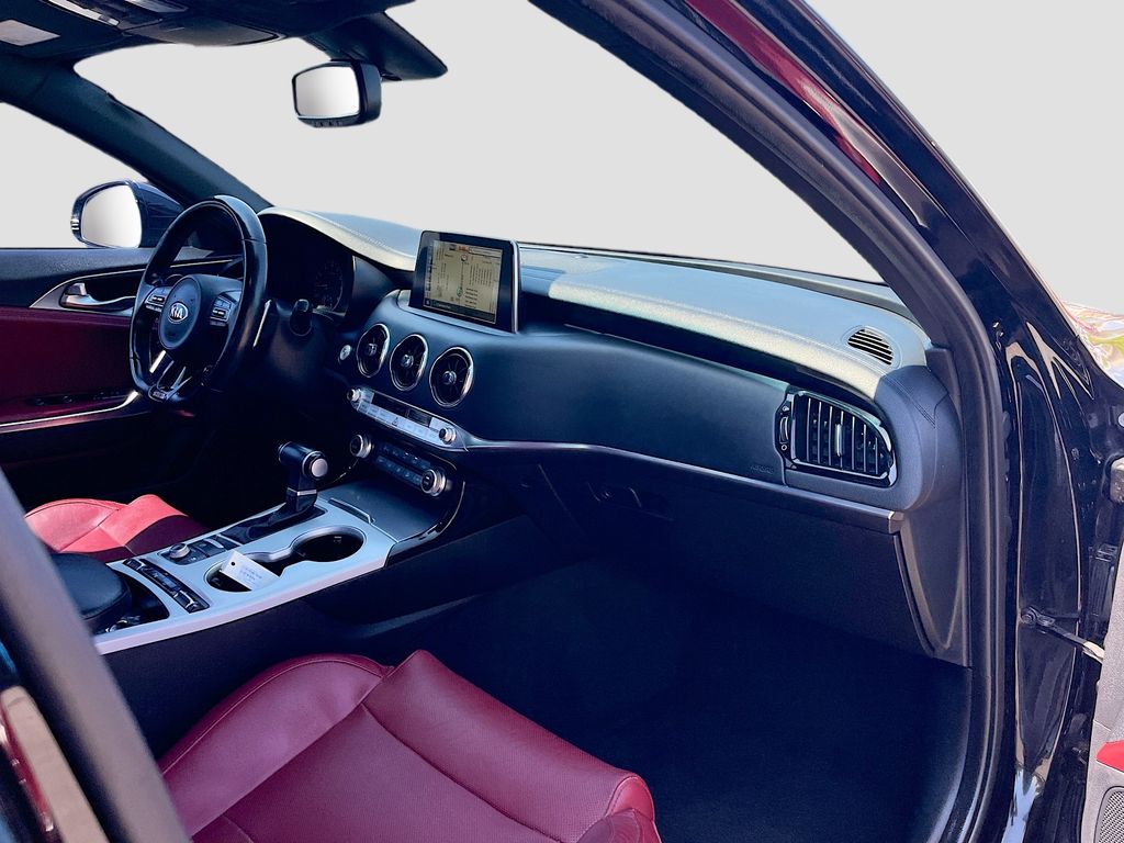Used 2018 Black Kia GT1 image 31