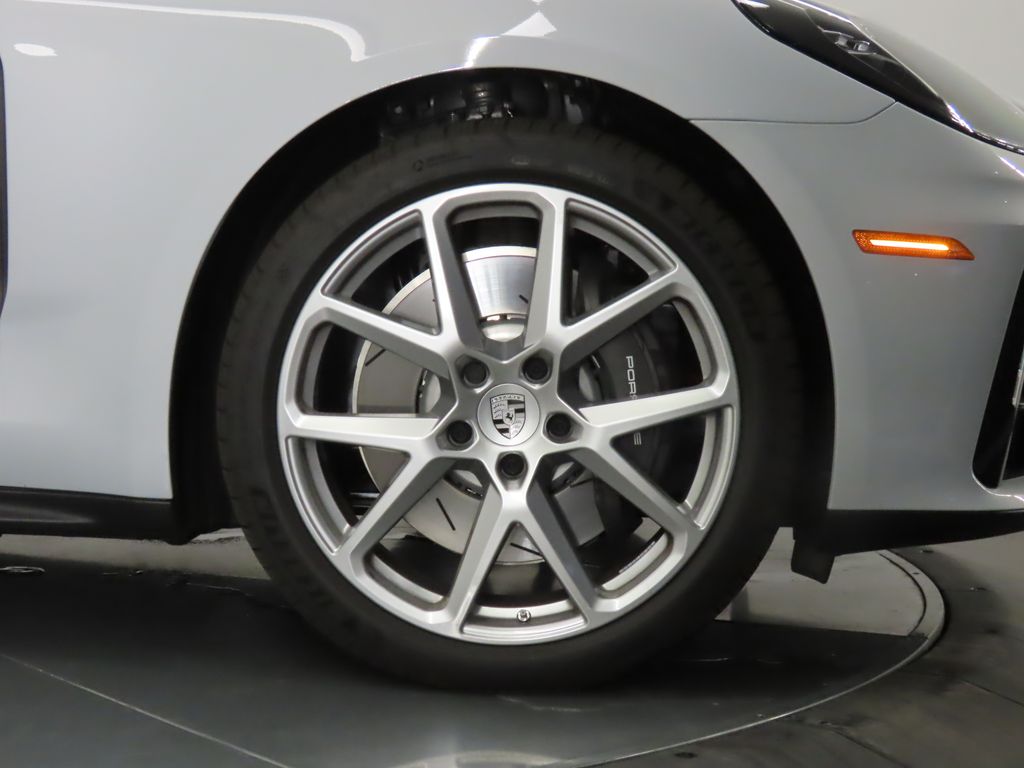 Thumbnail: 2026 Porsche Panamera - 11
