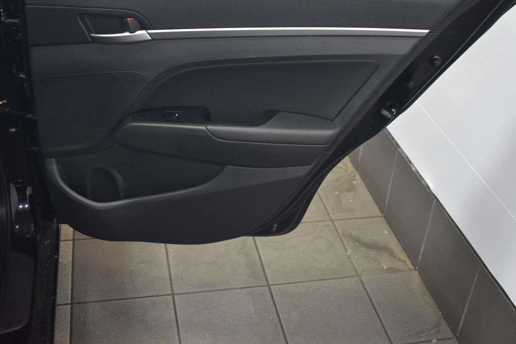 2019 Hyundai Elantra SEL 28