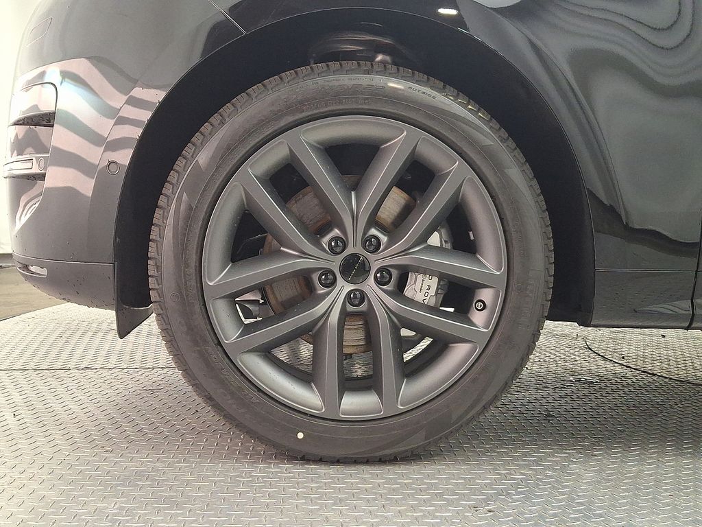 Thumbnail: 2026 Land Rover Range Rover Sport - 5