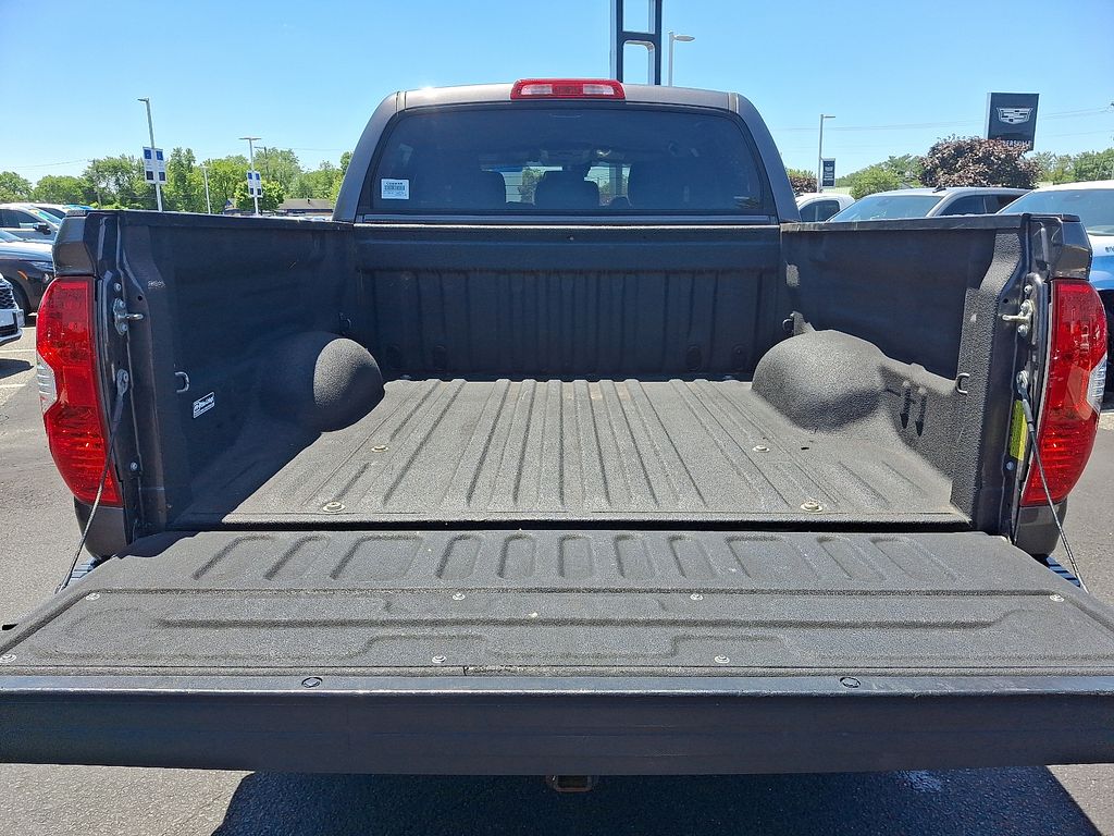 2018 Toyota Tundra SR5 28