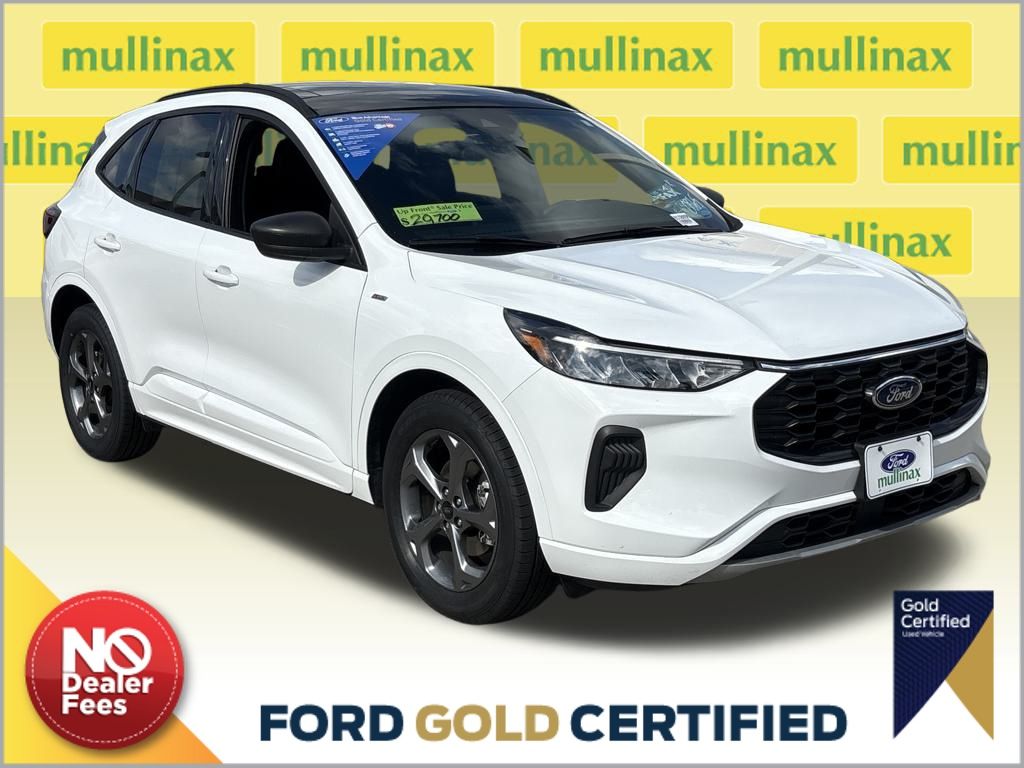 2023 Ford Escape ST-Line's photo