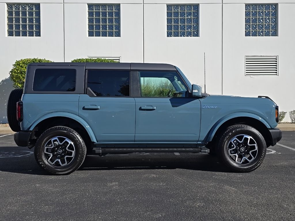 Thumbnail: 2022 Ford Bronco - 9