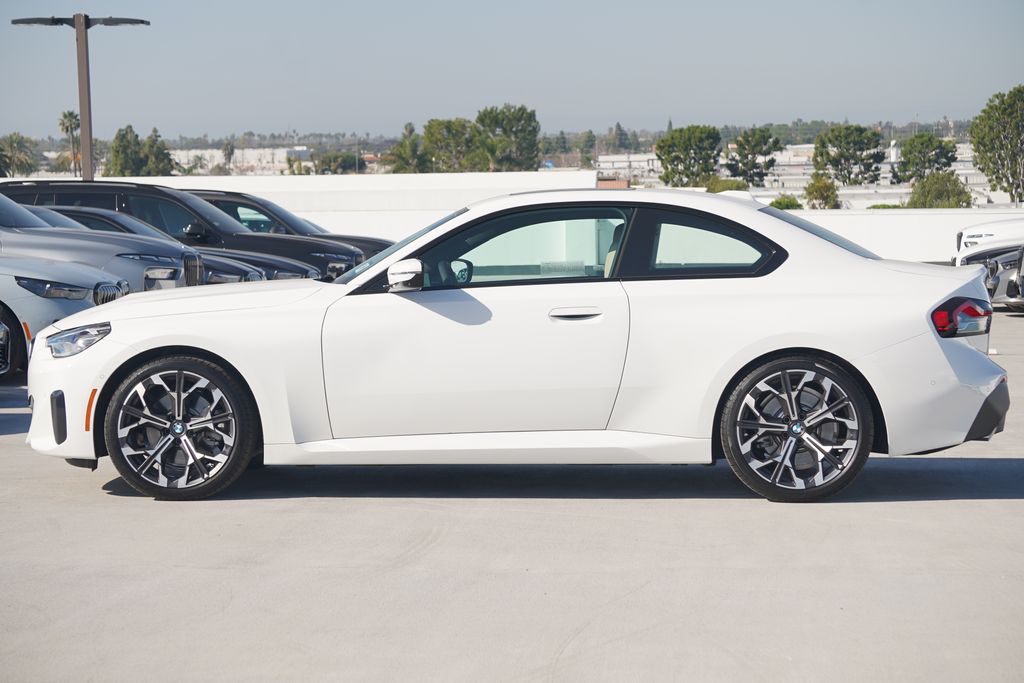 Thumbnail: 2026 BMW 2 Series - 4