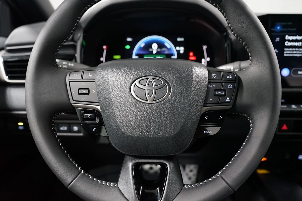 Thumbnail: 2025 Toyota Camry - 12