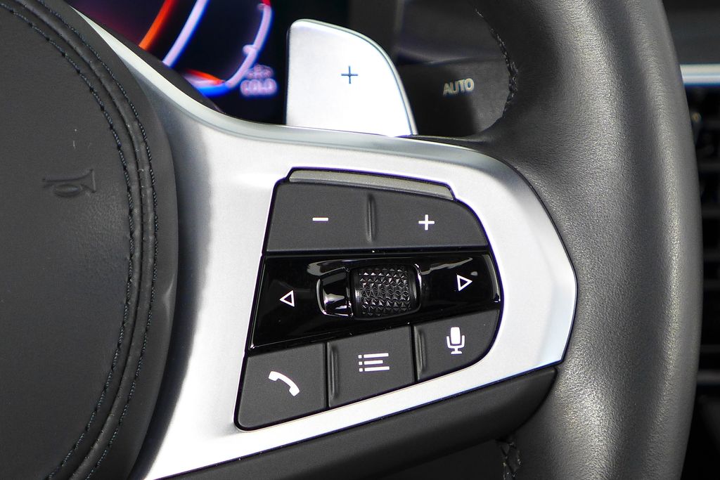 Thumbnail: 2022 BMW 5 Series - 28