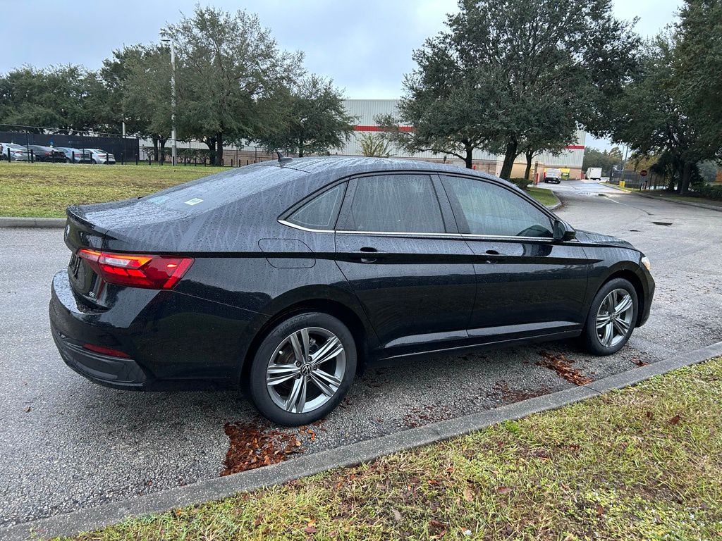 Thumbnail: 2024 Volkswagen Jetta - 5