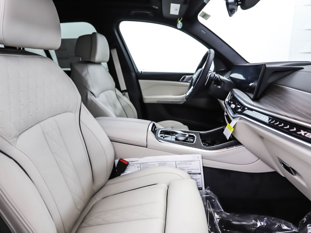 Thumbnail: 2026 BMW X5 - 30