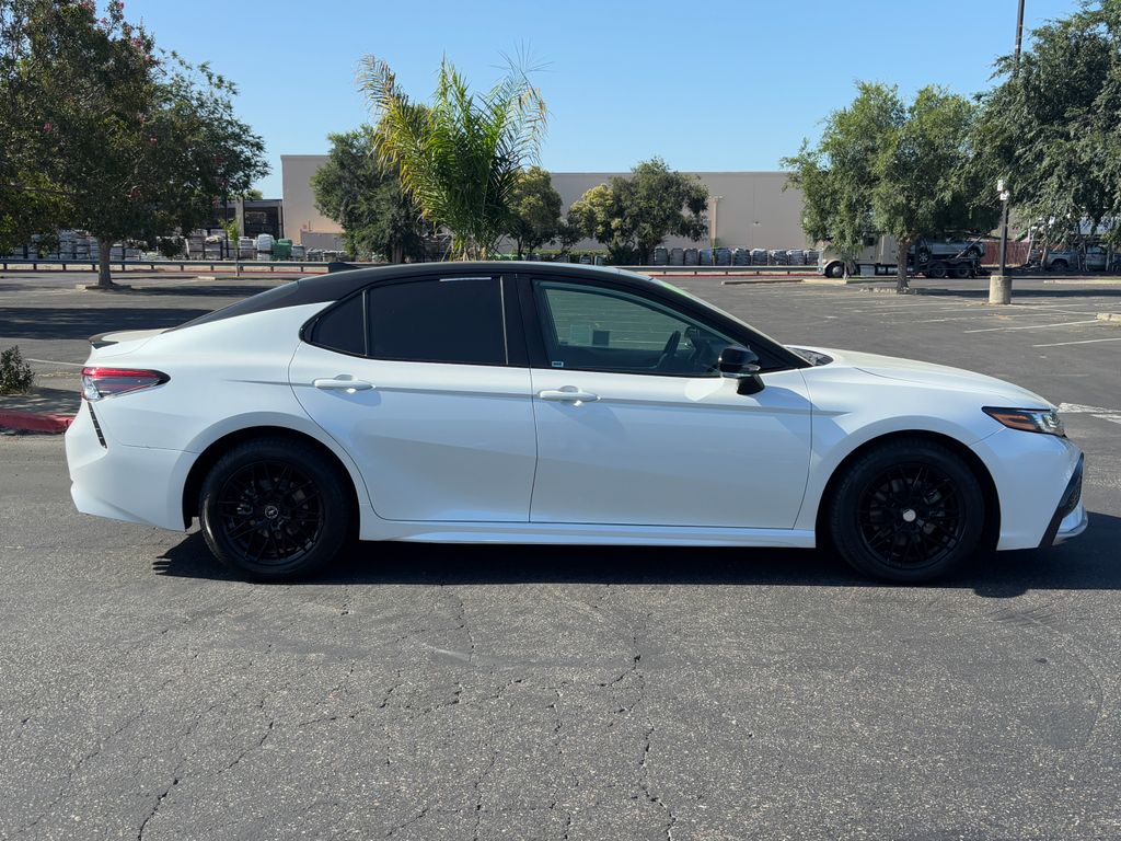 2022 Toyota Camry XSE 4