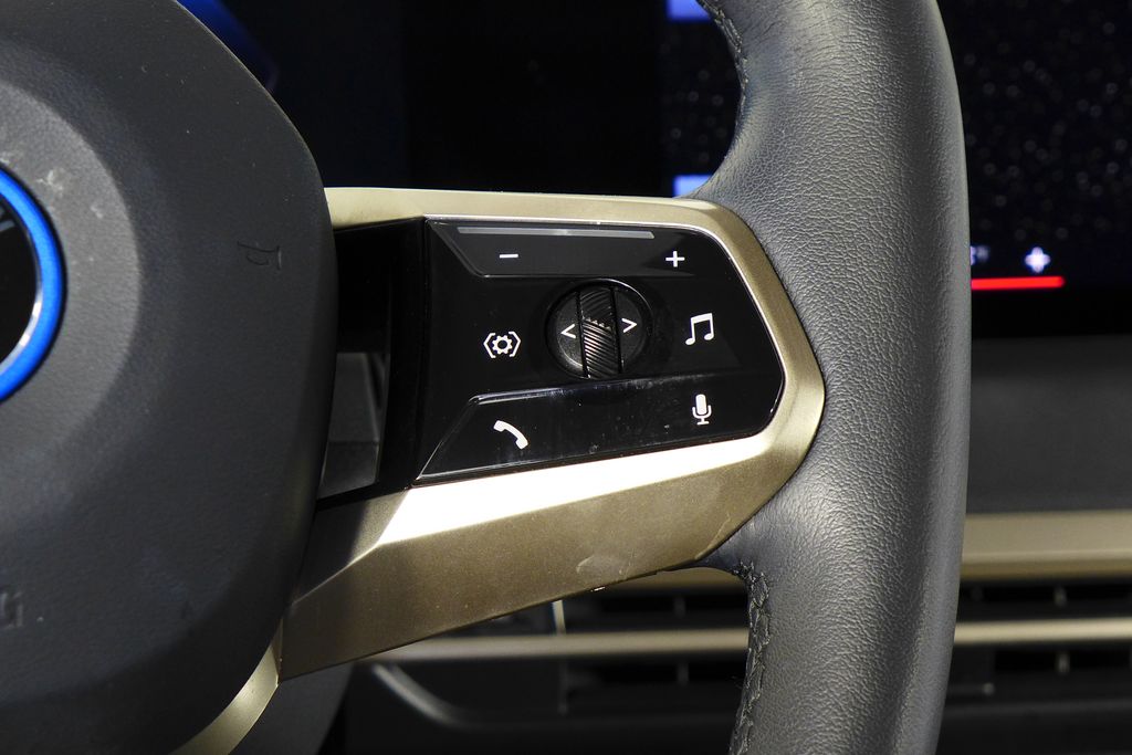 Thumbnail: 2023 BMW iX - 28