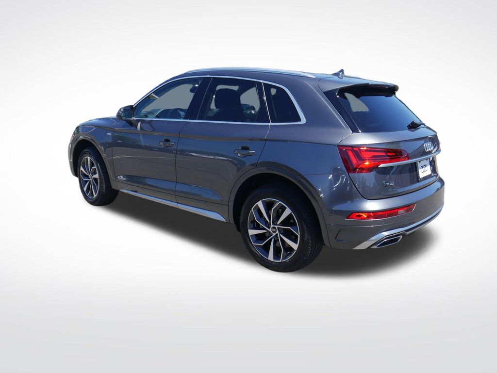 Thumbnail: 2023 Audi Q5 - 3